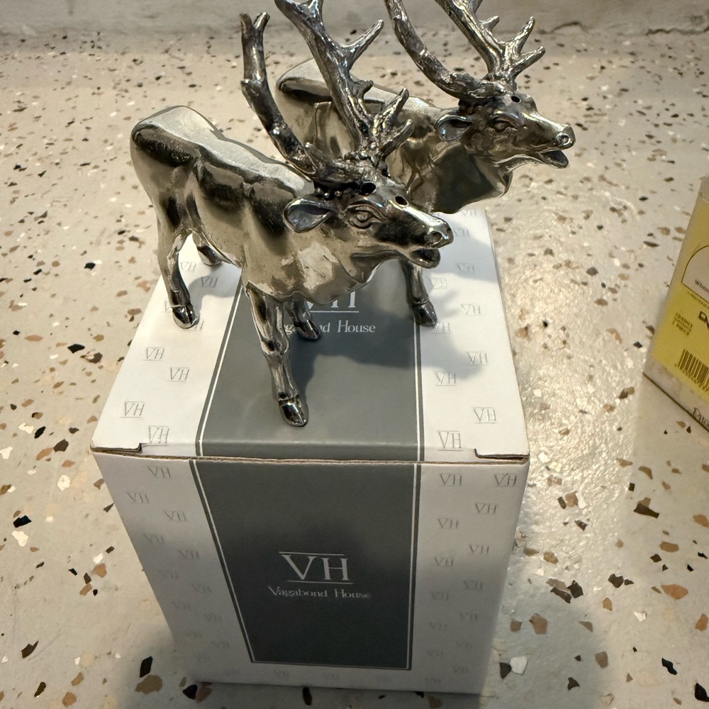 Vagabond House Silver Reindeer Pair - salt and pepper shakers - Picture 2 of 4